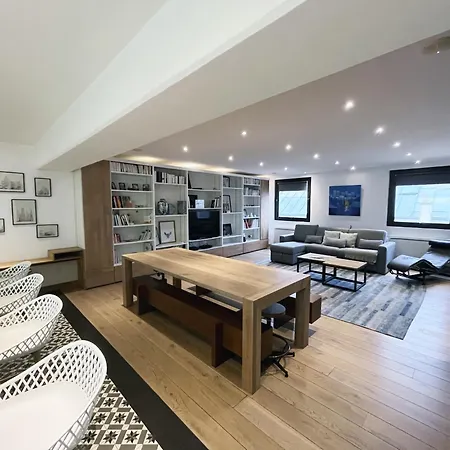 166 - Urban Luxury Apartment In Center Of Paris-3